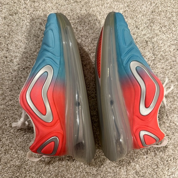 AUTHENTIC Women’s Nike Air Max 720 Sz 8 Pink Sea - Picture 5 of 7
